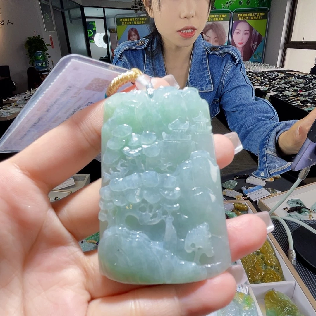 颈饰未镶嵌翡翠一个