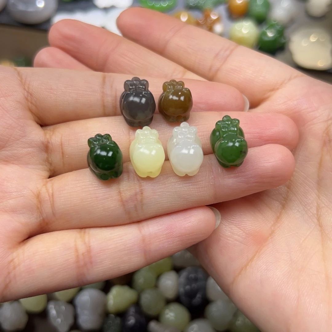 和田玉未镶嵌颈饰98一个多样性发其一