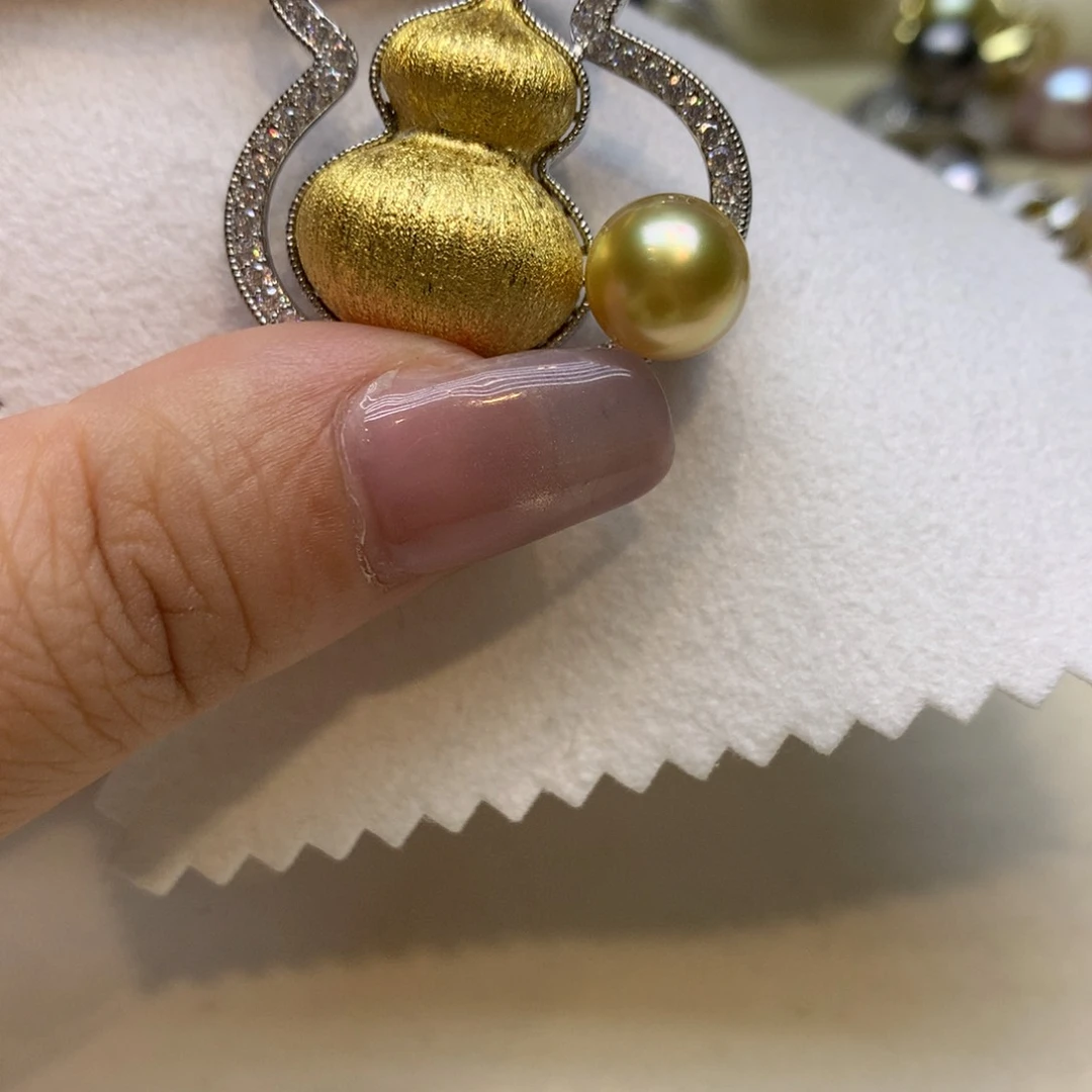 未镶嵌胸饰海水珍珠