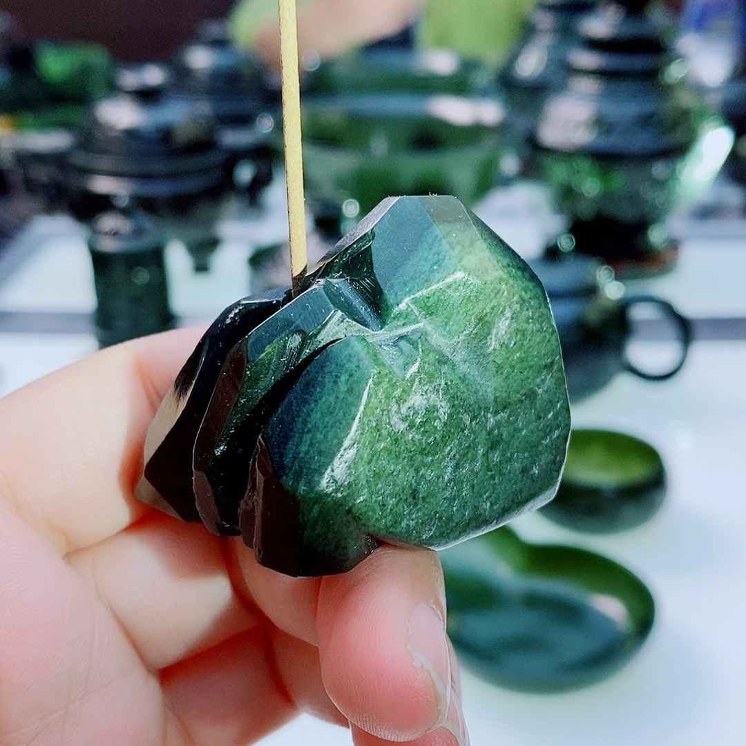 未镶嵌和田玉（青玉）摆件