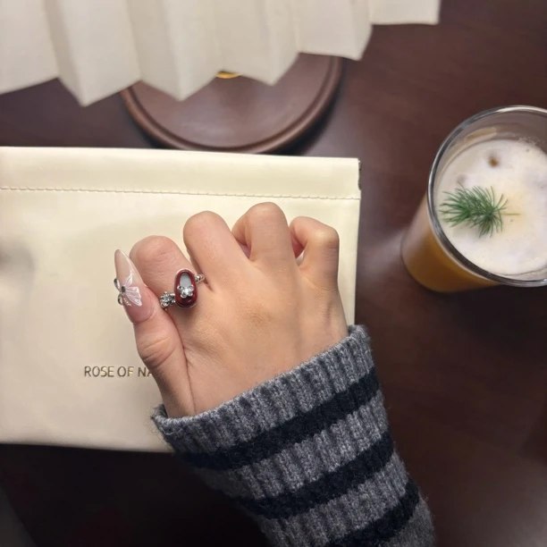 铜合金戒指 mini贝壳芭蕾舞鞋镶石（红色）