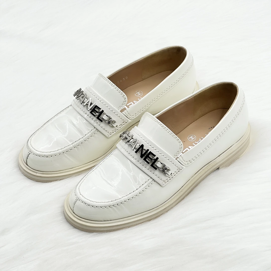 95新 Chanel/香奈儿 新字母logo乐福鞋 35.5码 公价1w j1068