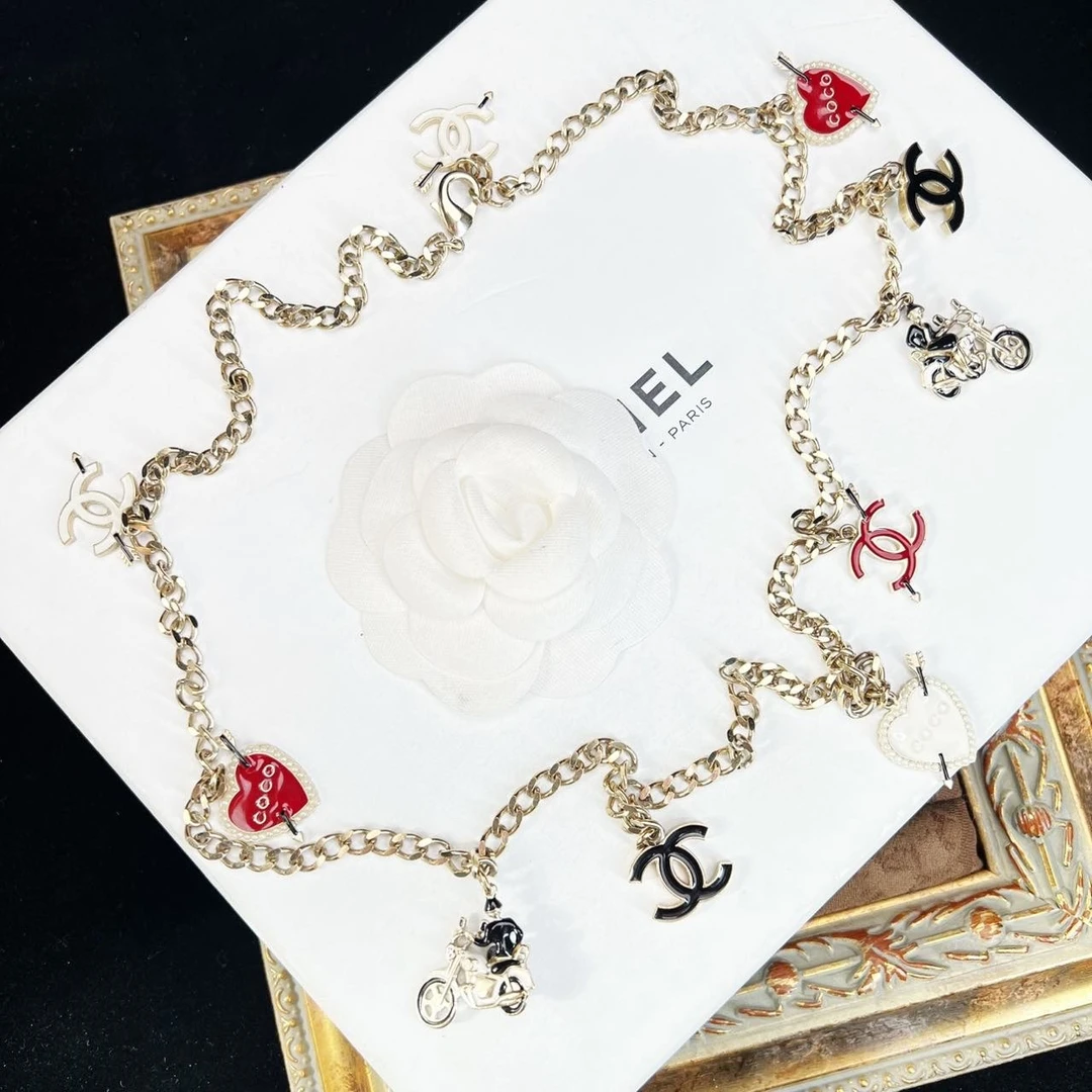 95新 Chanel/香奈儿 柚礼中古/香奈儿多元素桃心珐琅项链lz508390