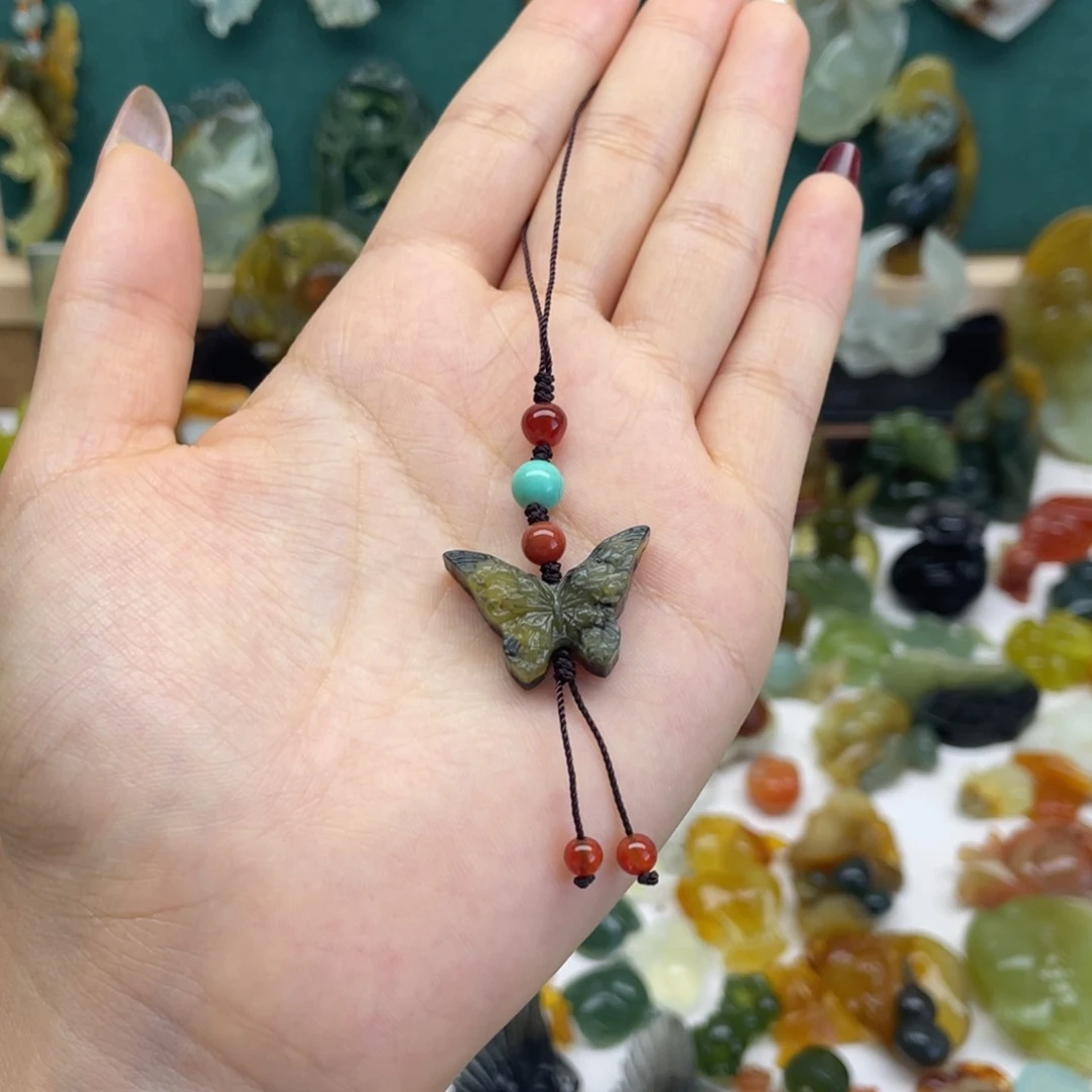 蛇纹石玉颈饰未镶嵌