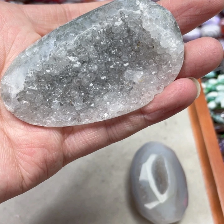 玛瑙/玉髓合金珠宝半成品一个玛瑙晶体摆件