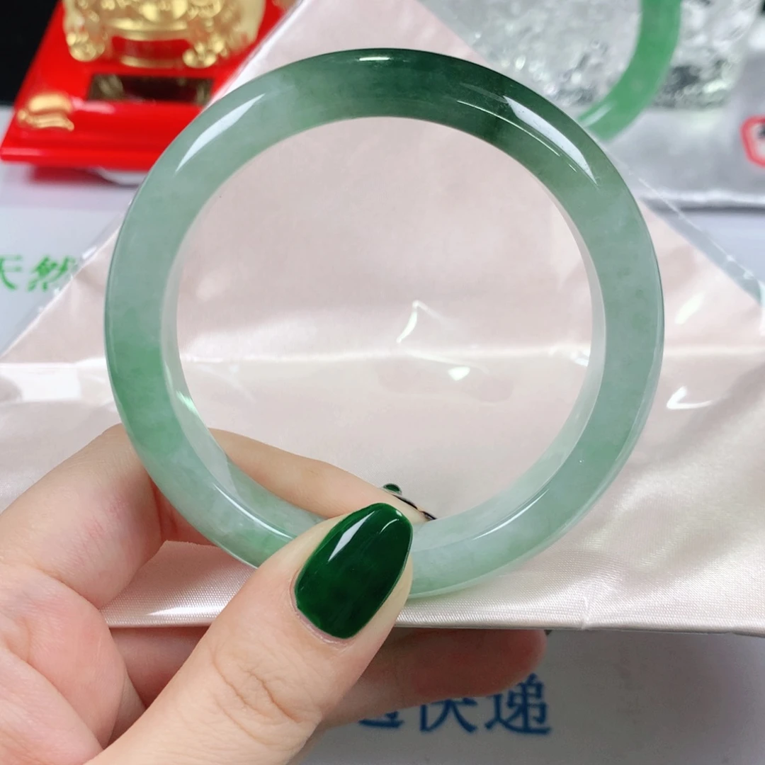 翡翠手镯（圆镯）未镶嵌正圈880195
