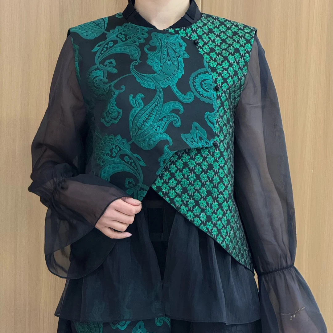 25024新中式双拼刺绣马甲