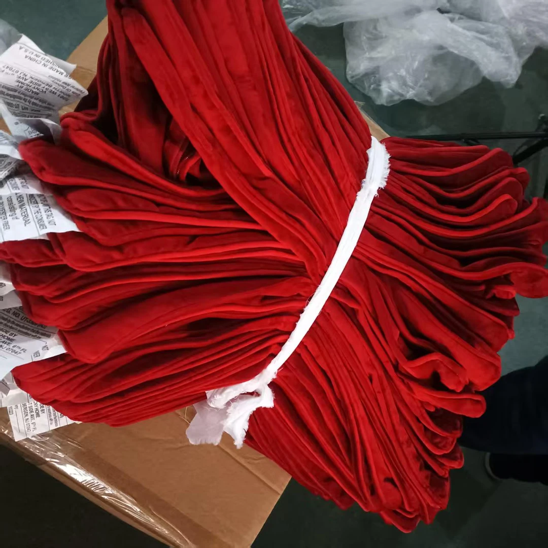 B5 红色天鹅绒超漂亮抱枕套1对