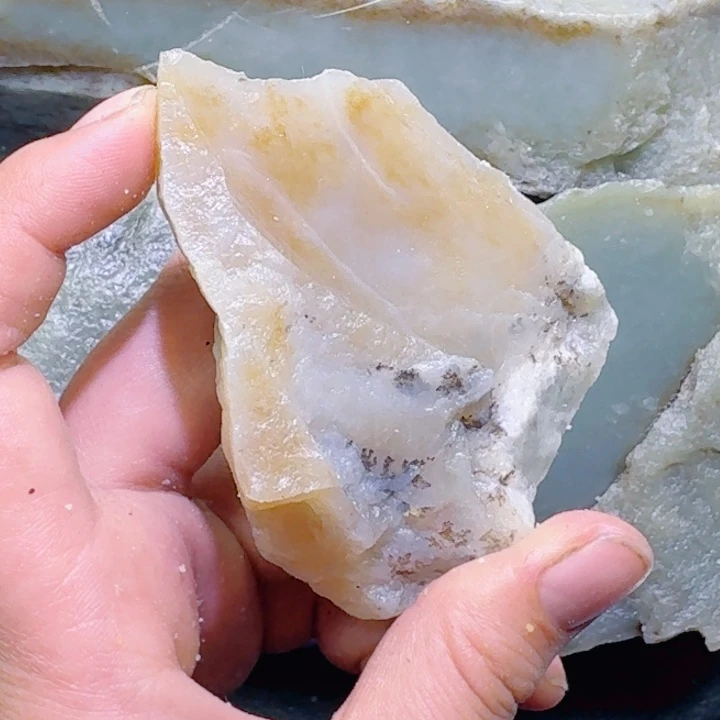 和田玉未镶嵌珠宝半成品