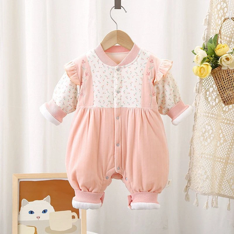 婴儿夹棉连体衣女宝宝满月爬服新款衣服超萌120克薄棉居家外出服
