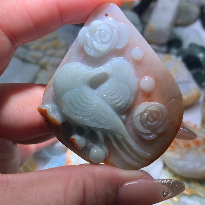 翡翠未镶嵌颈饰保真天然A货翡翠