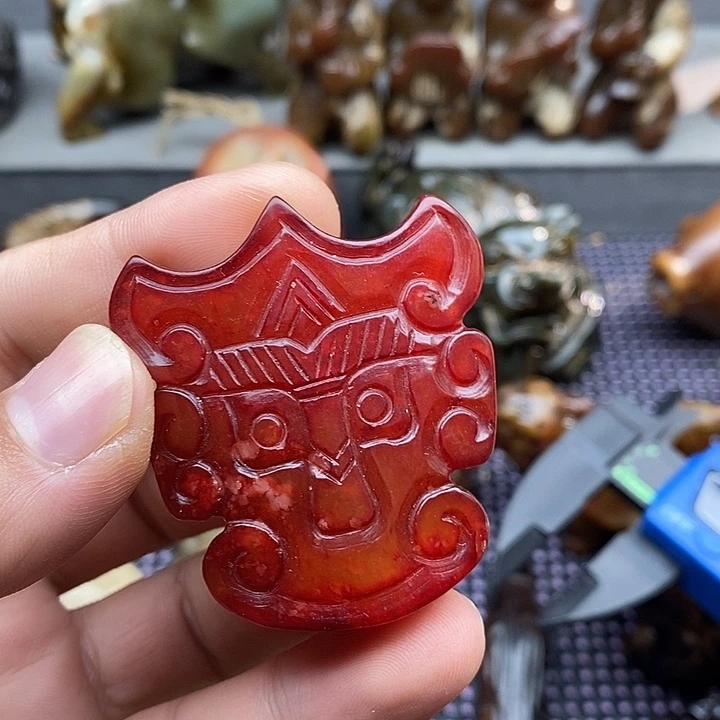 未镶嵌蛇纹石玉颈饰