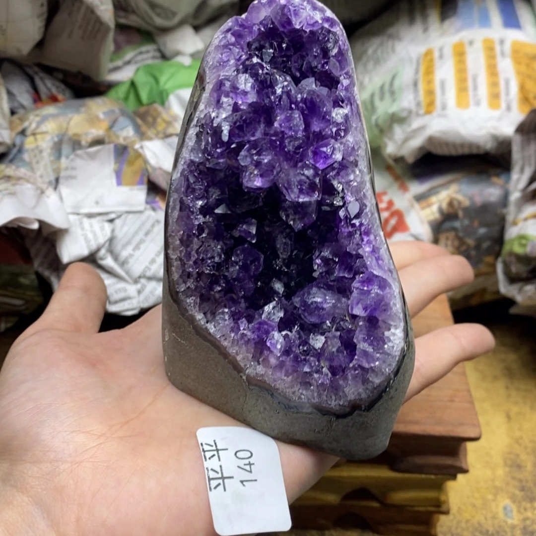 紫晶乌拉圭未镶嵌