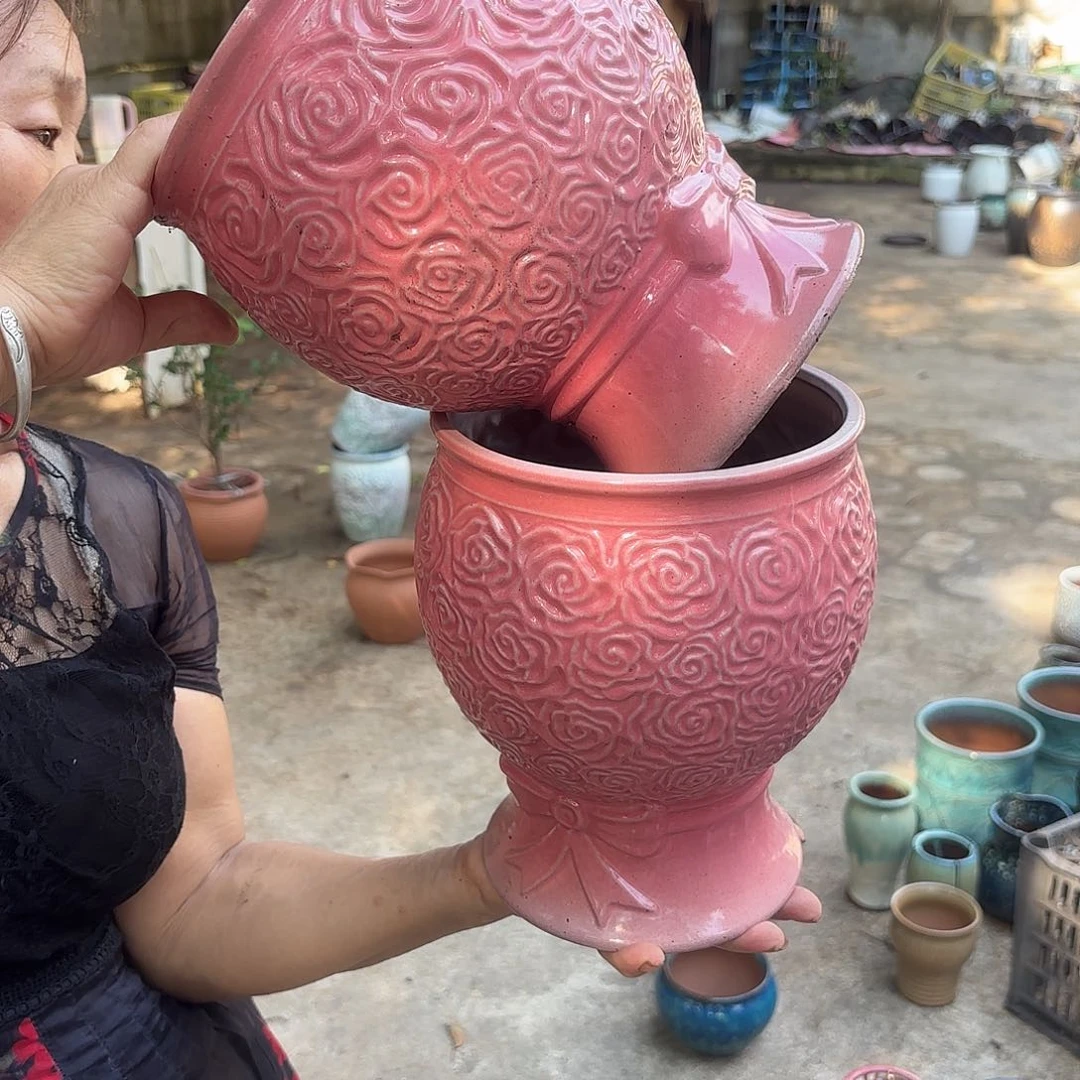 紫砂花盆粉玫瑰两个口径18高度23