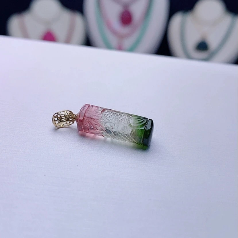 【闪购商品】碧玺颈饰18K金镶嵌碧玺龙柱吊坠