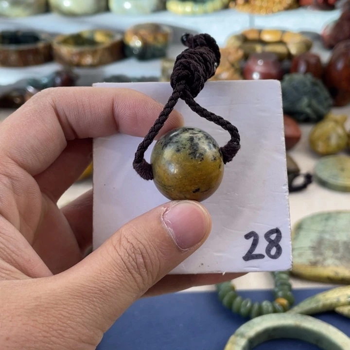 岫岩河磨玉（透闪石质玉）未镶嵌珠宝奇石