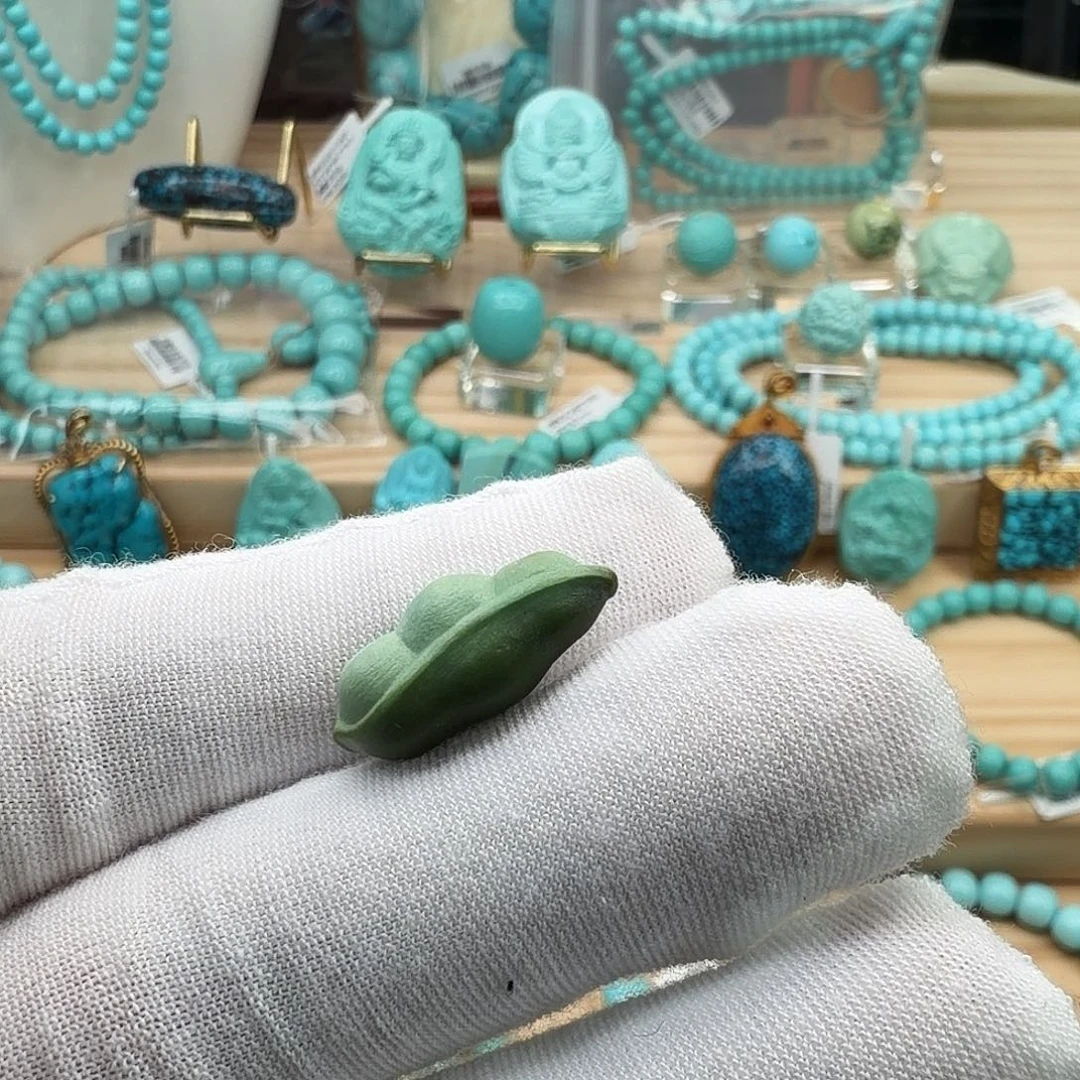 绿松石未镶嵌珠宝奇石