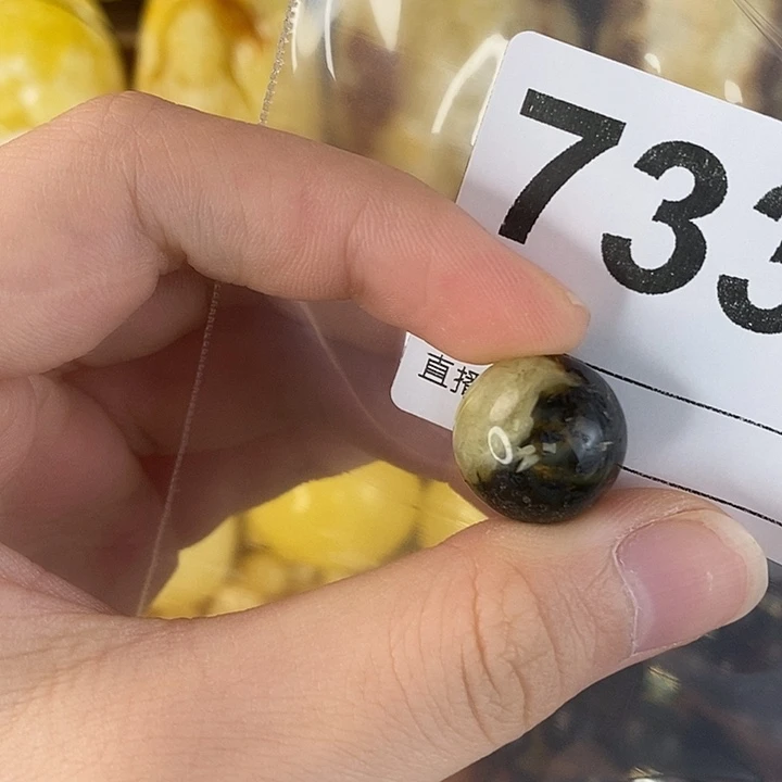 蜜蜡未镶嵌珠宝奇石