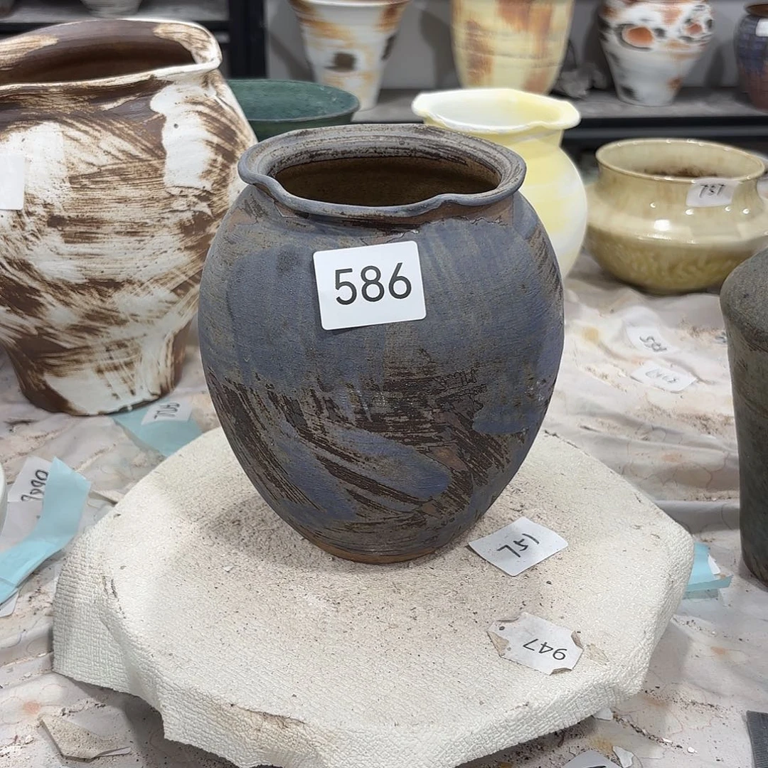 摆件586，有孔景德镇