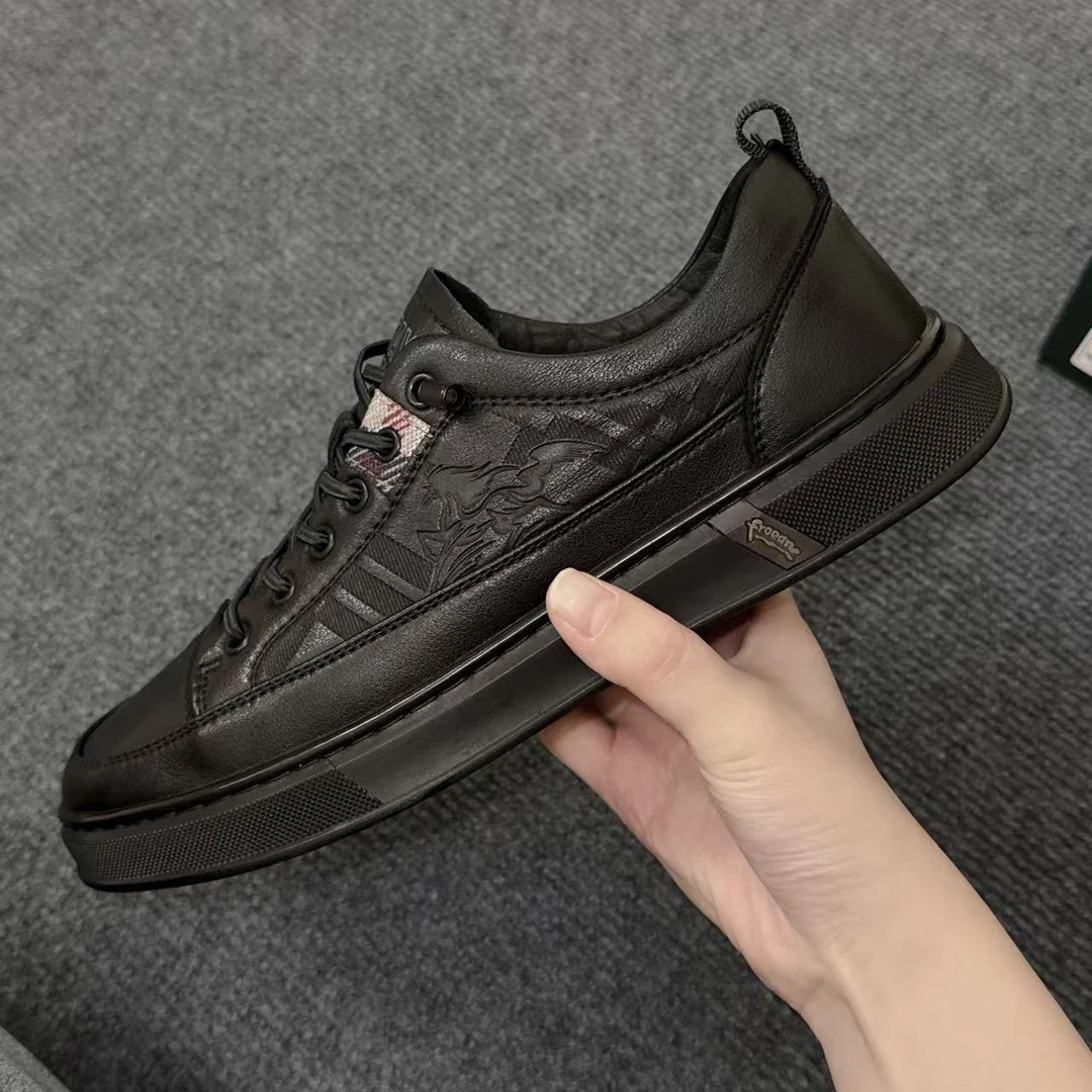 广州时尚爆款男鞋，休闲百搭，舒适透气