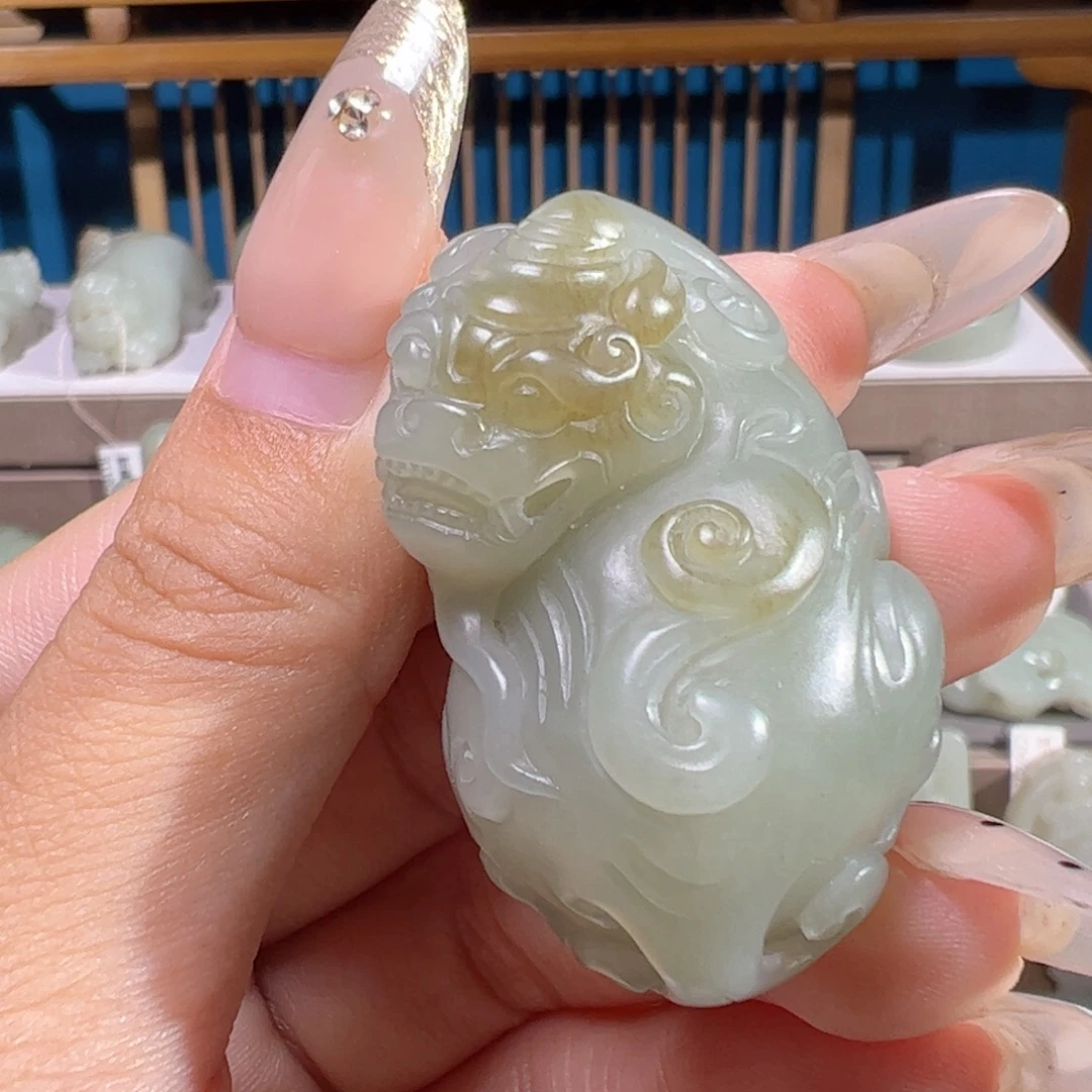 颈饰未镶嵌和田玉（糖玉）
