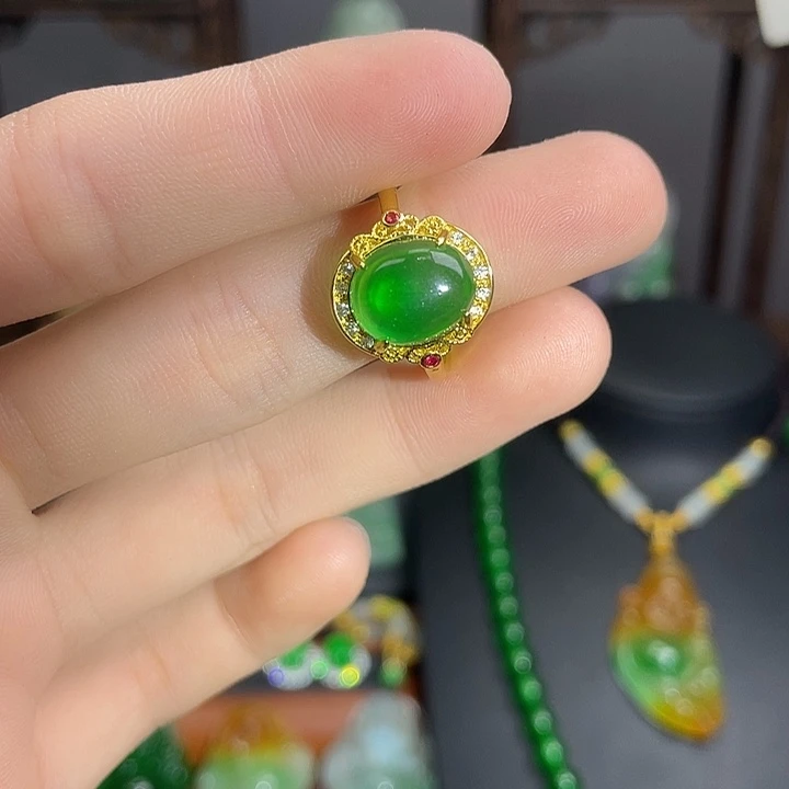 翡翠未镶嵌吊坠(赠链)