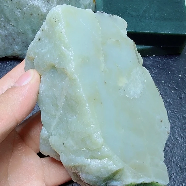 和田玉（糖玉）未镶嵌珠宝奇石
