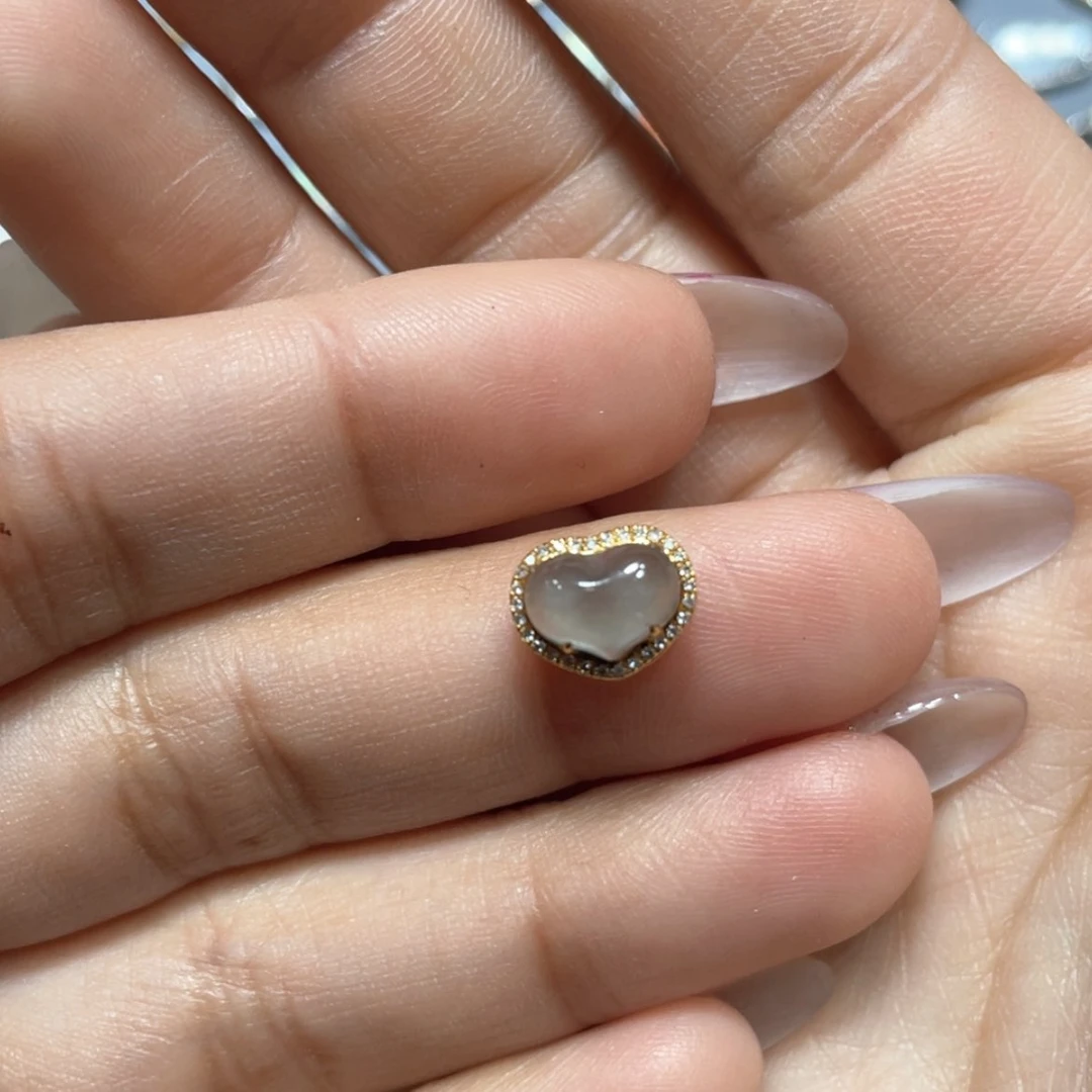 【闪购商品】翡翠吊坠(不含链)18K金镶嵌