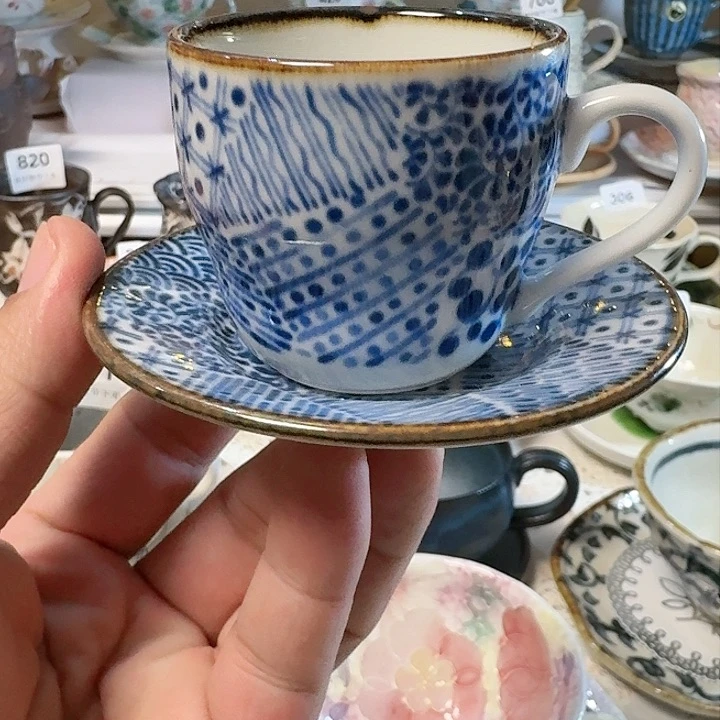 瓷片日本进口咖啡店还是日本进口咖啡？