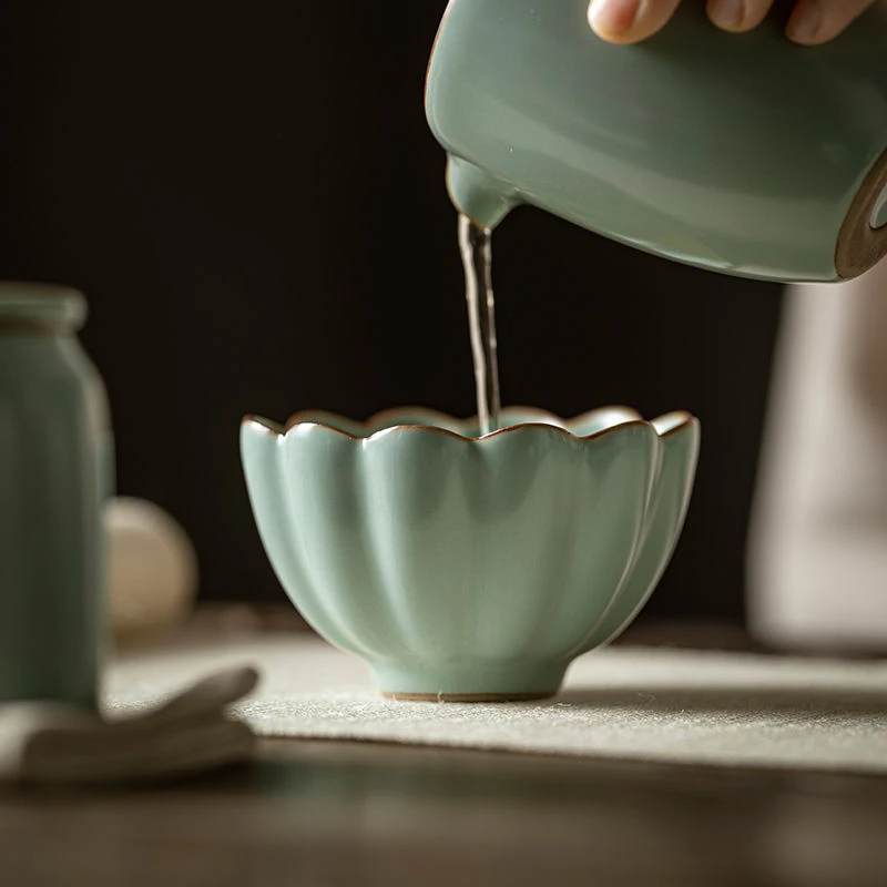 天青汝窑小茶杯汝瓷开片普洱品茗杯菊瓣纹主人杯单杯陶瓷手工茶盏