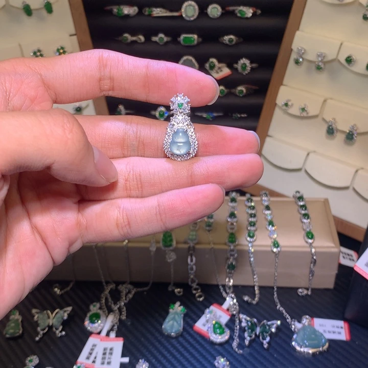 翡翠未镶嵌吊坠(不含链)
