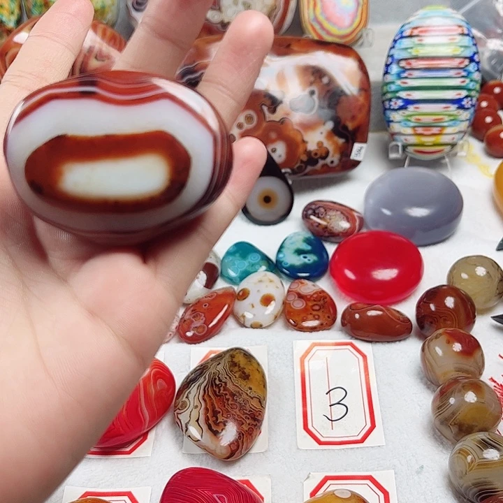 玛瑙/玉髓未镶嵌珠宝奇石