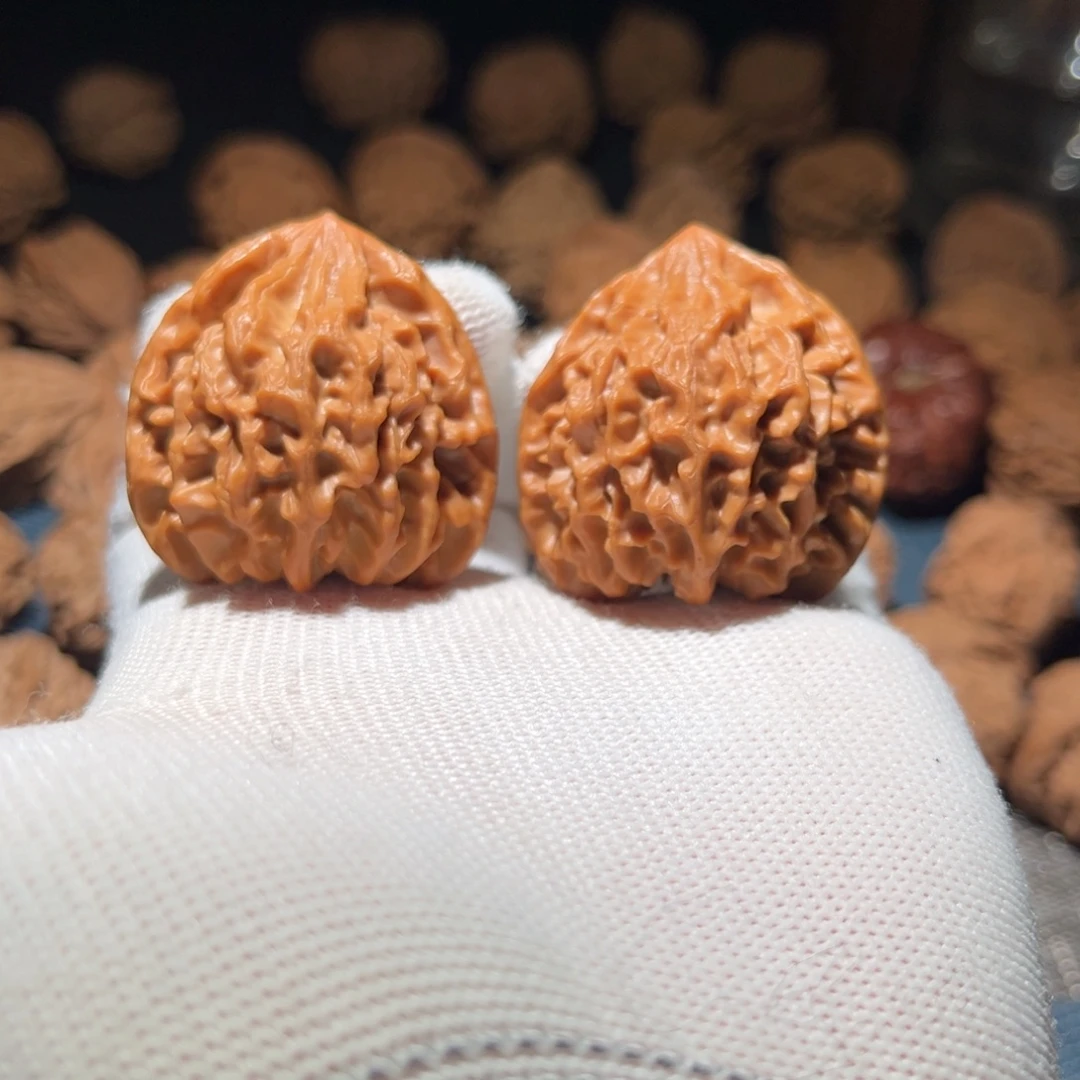 38凹底龙门涧核桃 尖部微刮