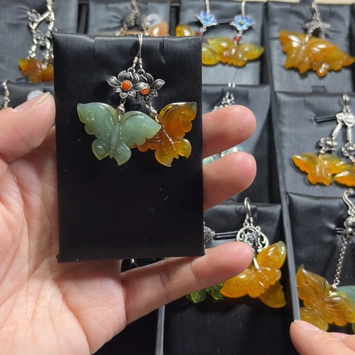 蛇纹石玉耳饰未镶嵌