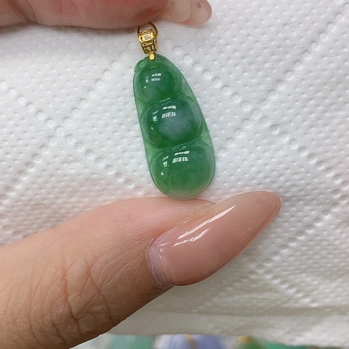 颈饰18K金镶嵌翡翠