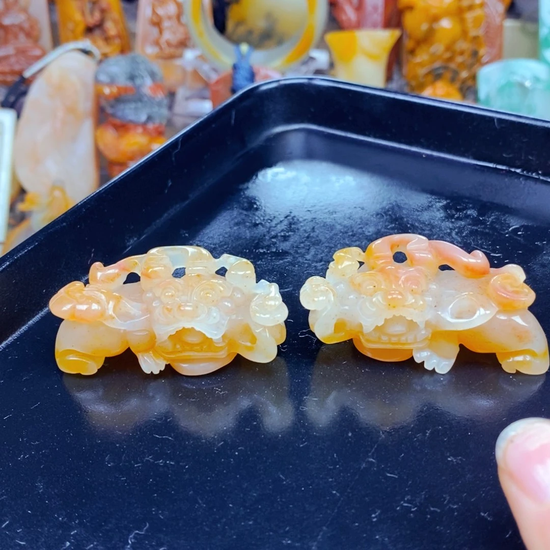 石英质玉（黄龙玉）未镶嵌颈饰