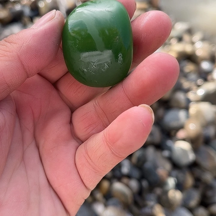 和田玉（糖玉）未镶嵌珠宝奇石