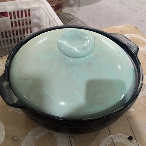 微瑕，明火，口径30，高10纯黑底部配篮盖，4.5Ldx