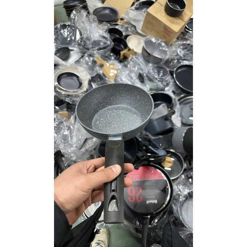 A8 奶锅不粘锅口径20 高度7 外贸尾货部分微瑕，介意勿拍