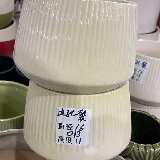 多肉绿植陶瓷花盆9.9包邮，有孔