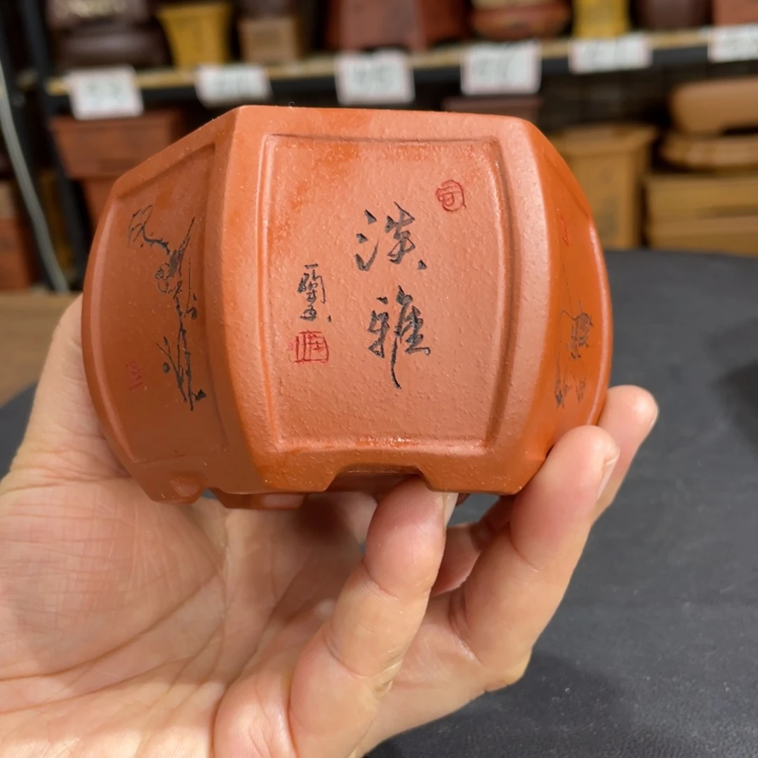 紫砂花盆紫砂花盆在这里