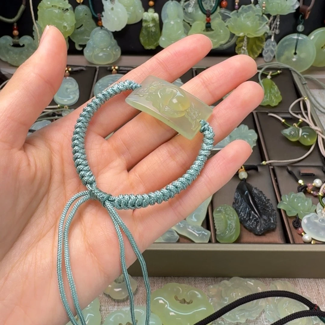 蛇纹石玉项链未镶嵌