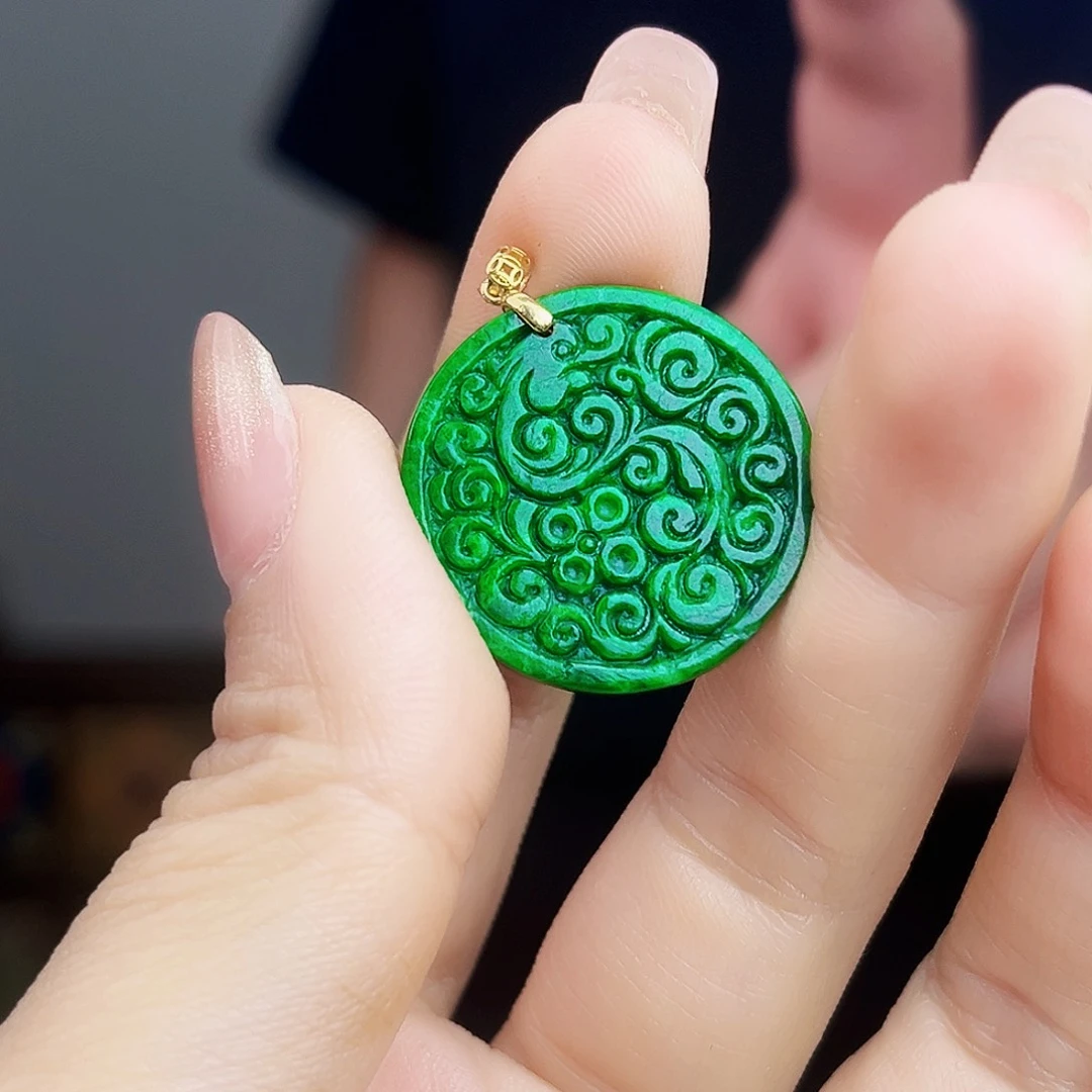 翡翠18K金镶嵌颈饰多样性