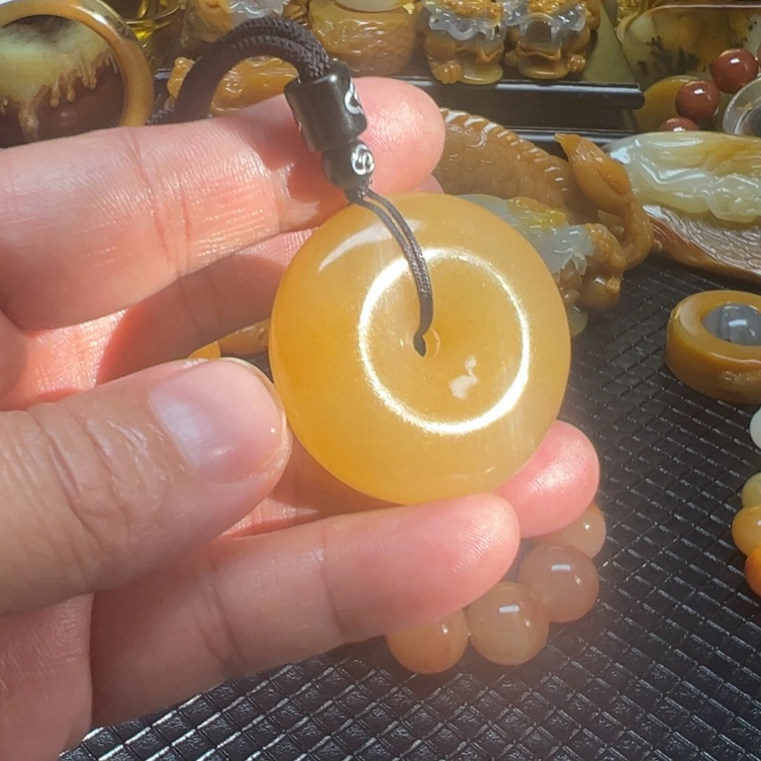 石英质玉未镶嵌颈饰