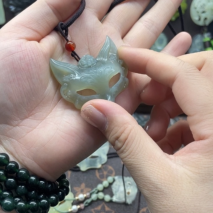 未镶嵌岫玉吊坠(赠链)