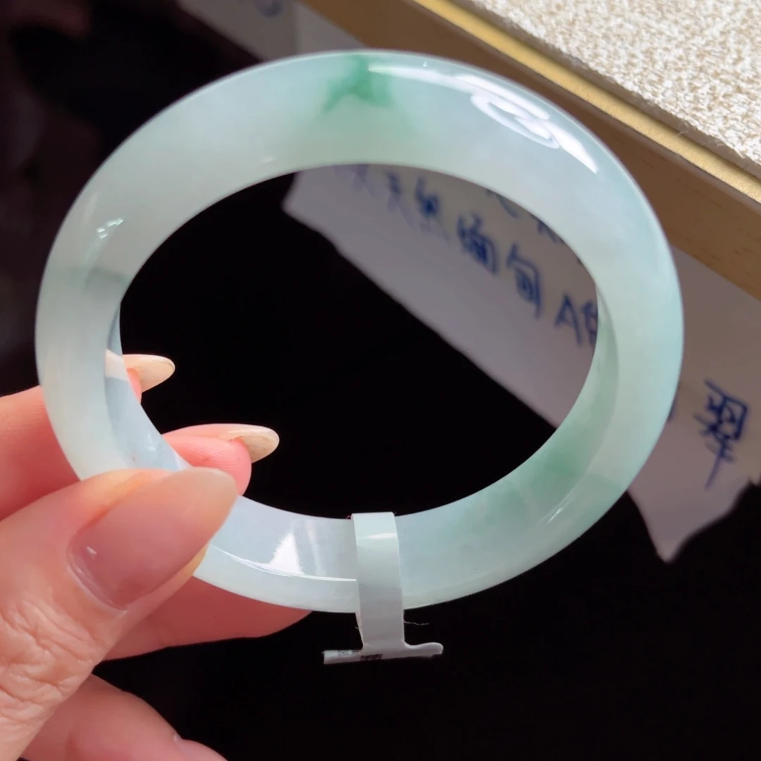 翡翠未镶嵌手镯手镯