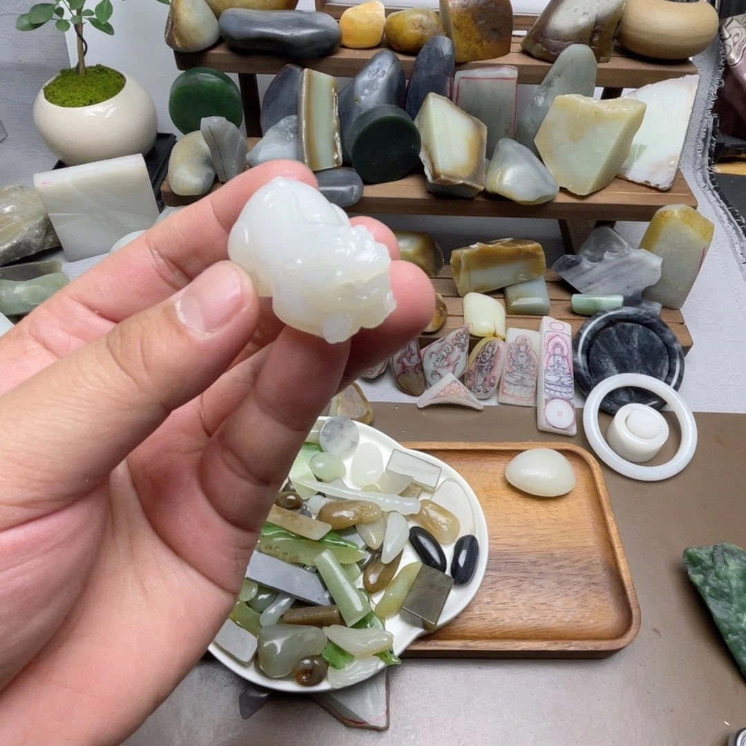 和田玉未镶嵌颈饰