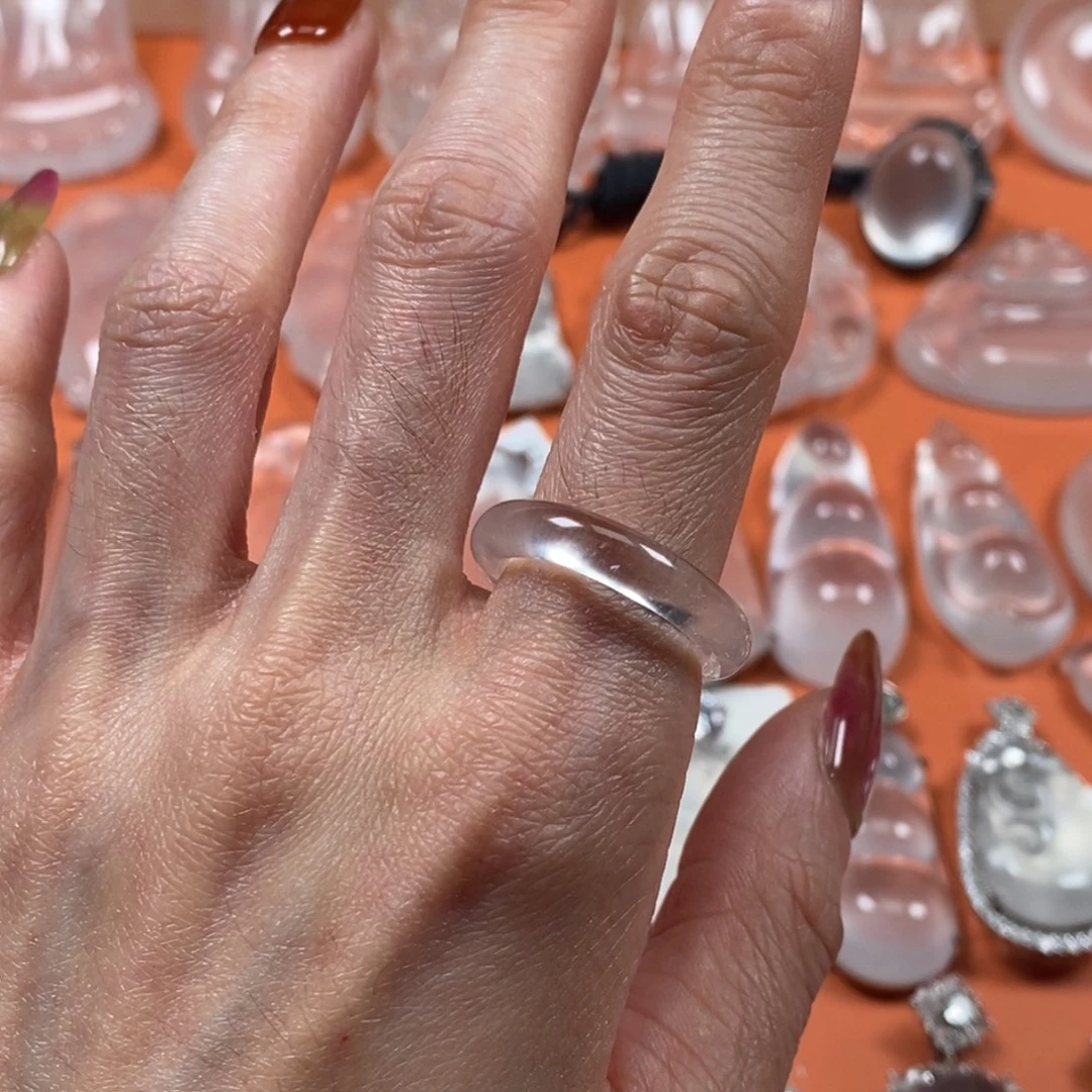 石英质玉未镶嵌颈饰16圈口黑钢戒圈