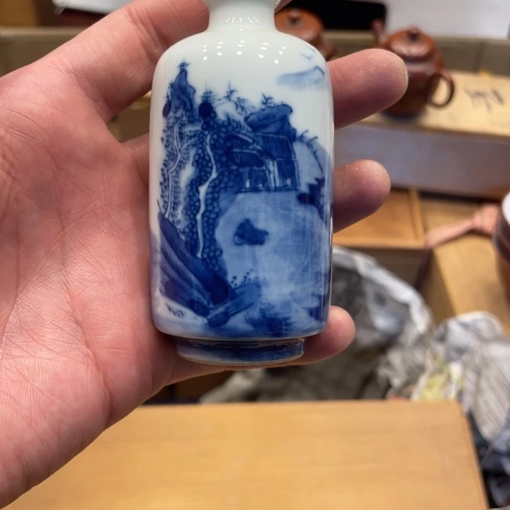 手绘青花鼻烟壶