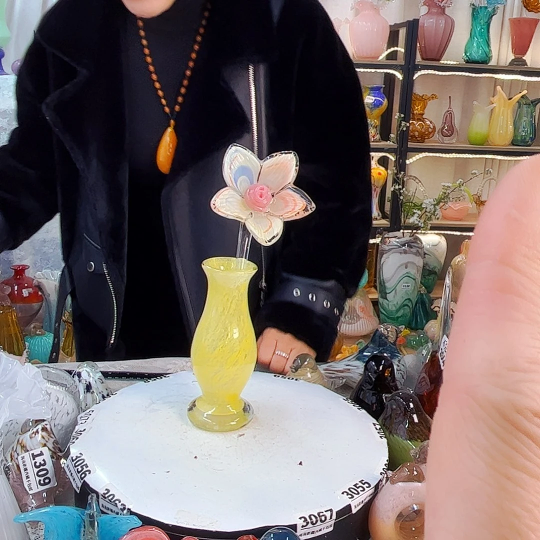 1花1瓶家悦琉璃工艺不完美